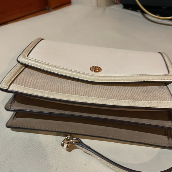 Tory Burch crossbody - Picture 2 of 4